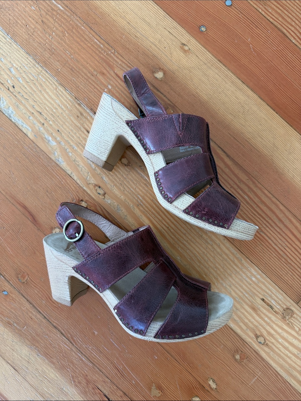 Dansko Tatiana Wine Pull Up Leather Sandal 37 3116-881400